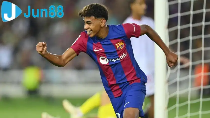 Yamal để ngoài tai những lời chỉ trích và tập trung thi đấu. (Ảnh: TNT Sports) Yamal để ngoài tai những lời chỉ trích và tập trung thi đấu. (Ảnh: TNT Sports)