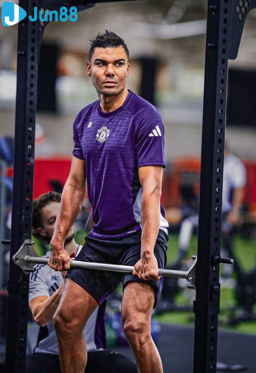 Casemiro luôn nỗ lực tập luyện để lấy lại phong độ (Ảnh: Manchester United). Casemiro luôn nỗ lực tập luyện để lấy lại phong độ (Ảnh: Manchester United).