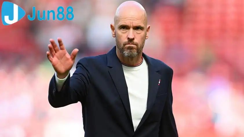 HLV Erik ten Hag đã bị sa thải vào ngày 1/9/2025 (Ảnh: The Sun). HLV Erik ten Hag đã bị sa thải vào ngày 1/9/2025 (Ảnh: The Sun).