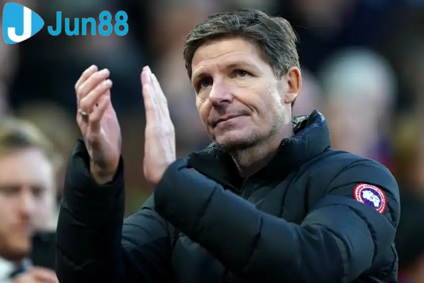 Glasner được xem là ứng viên hàng đầu thay thế Ruben Amorim (Ảnh: SkySport). Glasner được xem là ứng viên hàng đầu thay thế Ruben Amorim (Ảnh: SkySport).