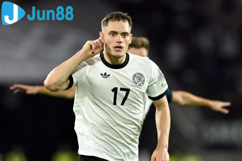 Bom tấn Florian Wirtz đang tập trung cùng ĐTQG Đức (Ảnh: Kicker) Bom tấn Florian Wirtz đang tập trung cùng ĐTQG Đức (Ảnh: Kicker)