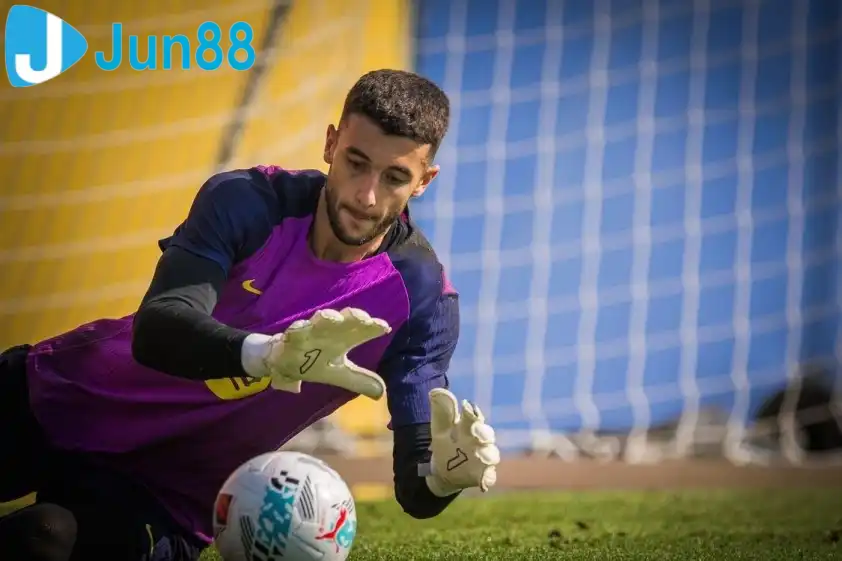 Joan Garcia được quy hoạch trở thành thủ môn số 1 của Barca trong tương lai (Ảnh: CLB) Joan Garcia được quy hoạch trở thành thủ môn số 1 của Barca trong tương lai (Ảnh: CLB)