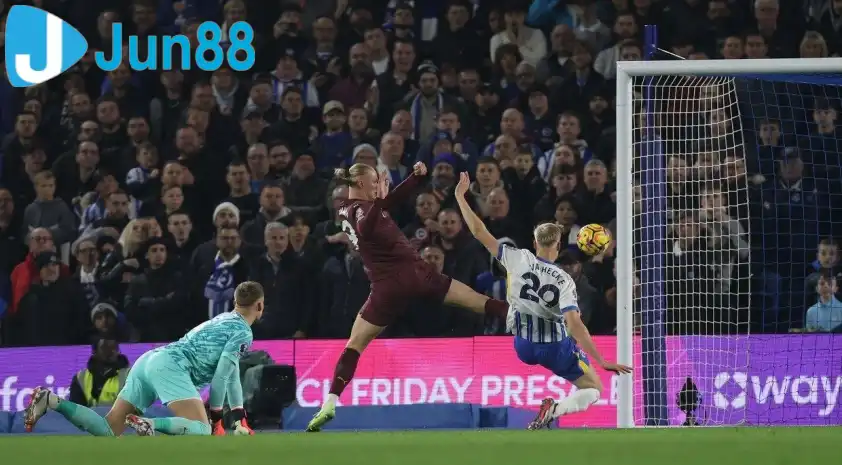 Tiền đạo người Na Uy đang hướng tới cột mốc 100 bàn thắng tại Ngoại hạng Anh (Ảnh: CLB) Tiền đạo người Na Uy đang hướng tới cột mốc 100 bàn thắng tại Ngoại hạng Anh (Ảnh: CLB)